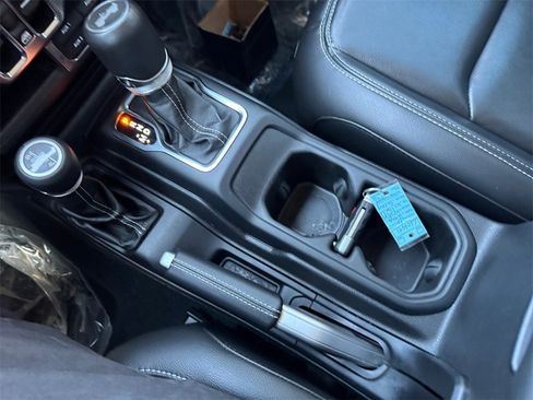 Used 2022 Jeep Wrangler Unlimited Sahara w/ Cold Weather Group image 23