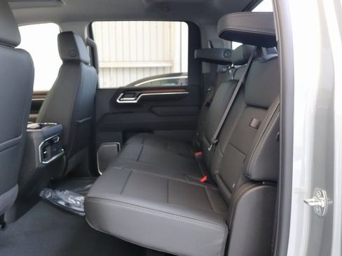 New 2025 GMC Sierra 2500 Denali w/ Denali Reserve Package image 13