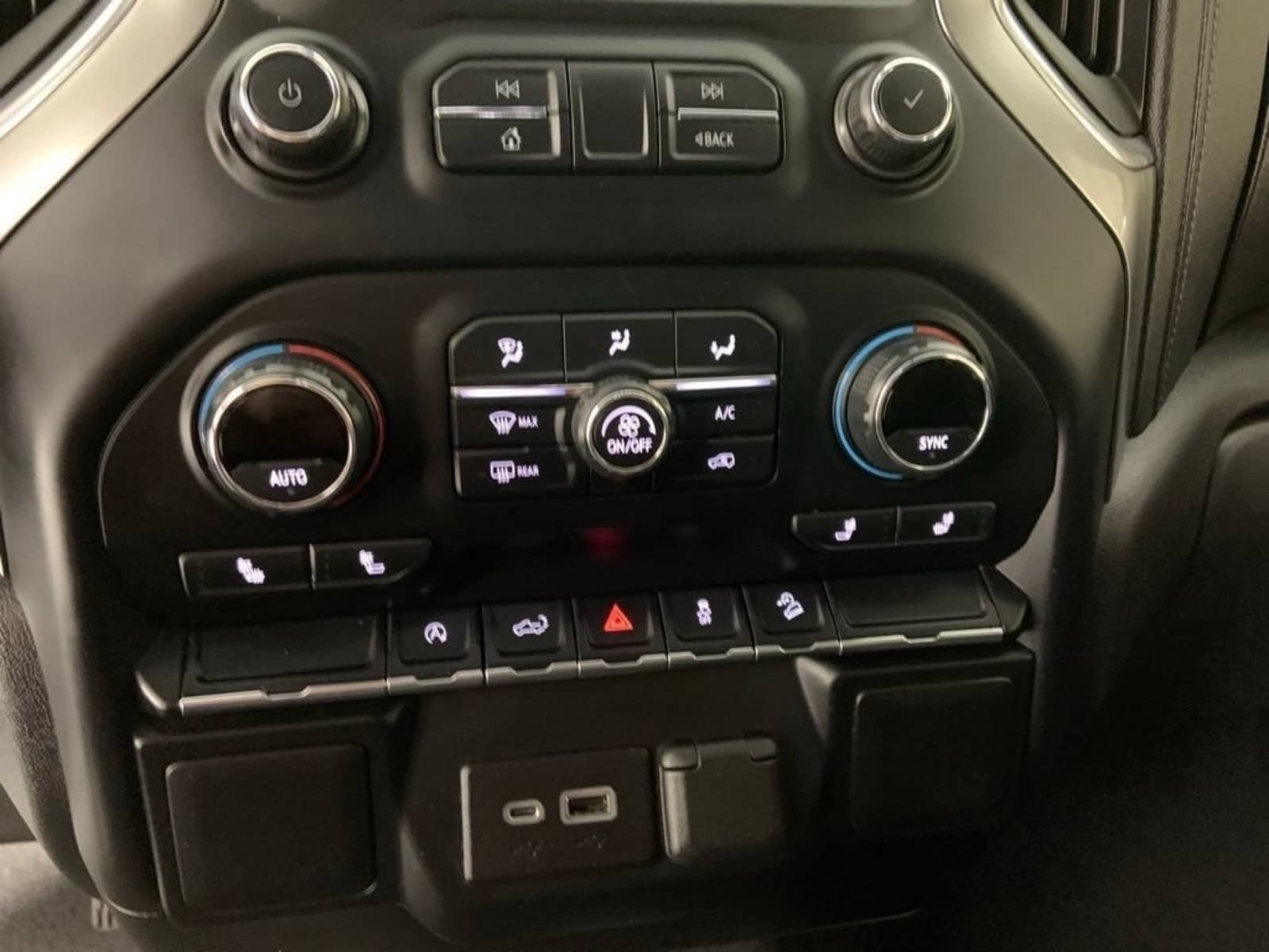 Used 2021 Chevrolet Silverado 1500 LT AWD/4WD image 24