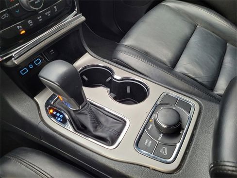 Certified 2019 Jeep Grand Cherokee Limited image 12