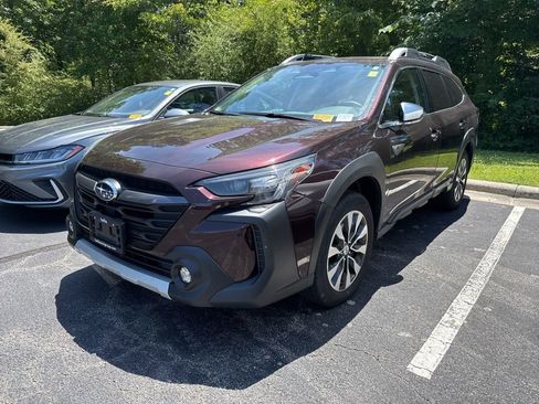 Used 2025 Subaru Outback Touring AWD/4WD image 1