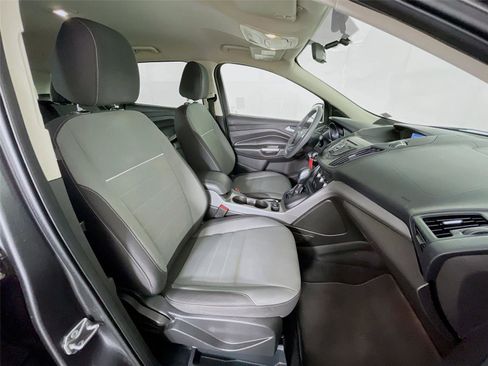 Used 2015 Ford Escape SE image 27