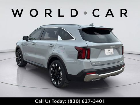 Certified 2025 Kia Sorento EX image 13