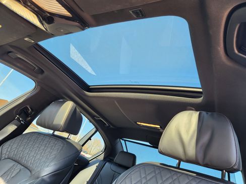 Used 2022 BMW 540i xDrive w/ Executive Package image 16