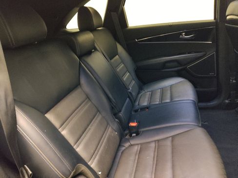 Used 2017 Kia Sorento SX FWD image 19