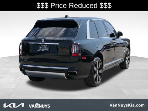 Used 2022 Rolls-Royce Cullinan image 3