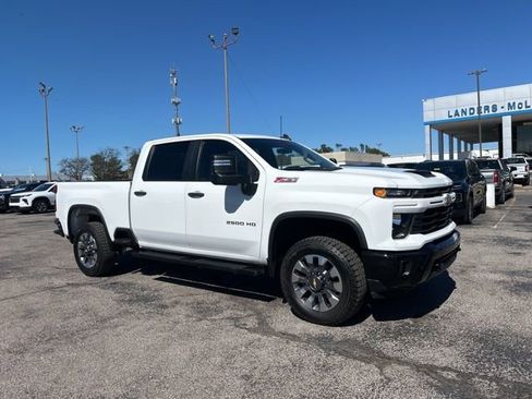 Used 2024 Chevrolet Silverado 2500 Custom w/ Custom Convenience Package image 1