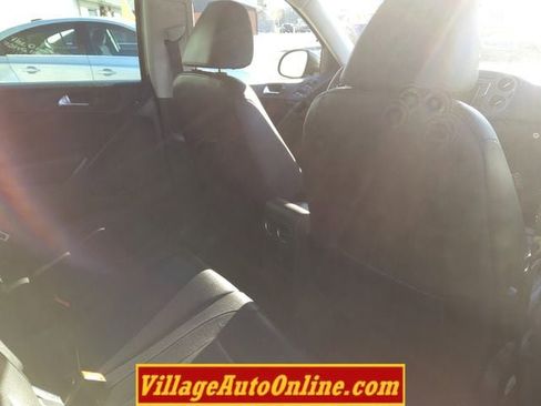 Used 2016 Volkswagen Tiguan SE image 35