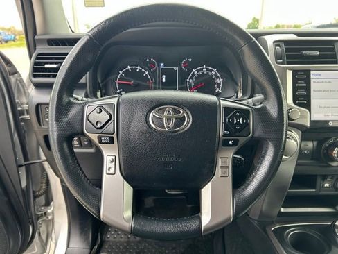 Used 2022 Toyota 4Runner SR5 Premium w/ Moonroof Package AWD/4WD image 10