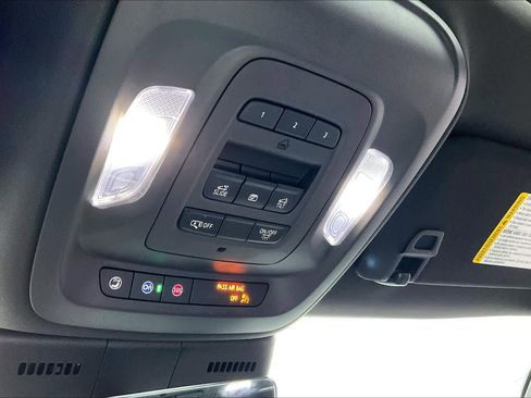 Used 2025 Cadillac CT5 V w/ LPO, ONYX Package image 38