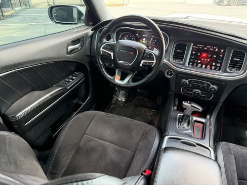 Used 2015 Dodge Charger R/T Scat Pack w/ Technology Group RWD image 22