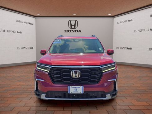Used 2023 Honda Pilot Touring image 2