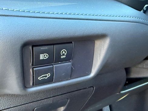 Certified 2023 Toyota Highlander XLE image 20