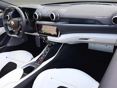 Used 2023 Ferrari Portofino M image 18