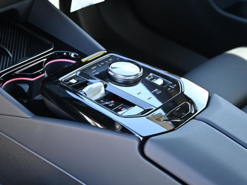 New 2026 BMW 530i xDrive w/ Premium Package image 22