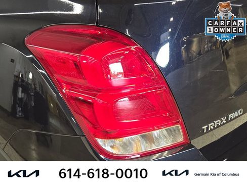 Used 2022 Chevrolet Trax LT w/ LT Convenience Package AWD/4WD image 16