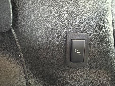 Used 2018 Chevrolet Tahoe Premier RWD image 41