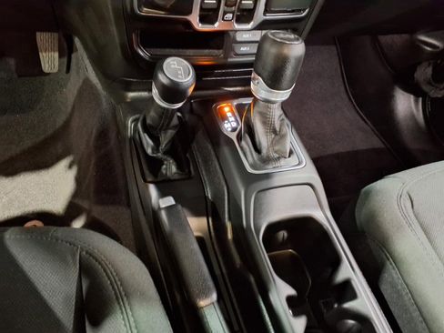 Used 2021 Jeep Wrangler Unlimited Sport AWD/4WD image 11