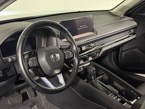 Used 2023 Honda Accord Touring image 10