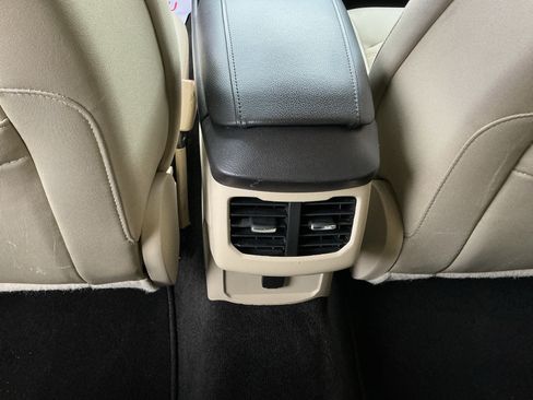 Used 2015 Ford Fusion SE image 28