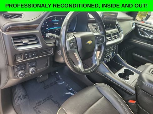Used 2023 Chevrolet Suburban Premier AWD/4WD image 7