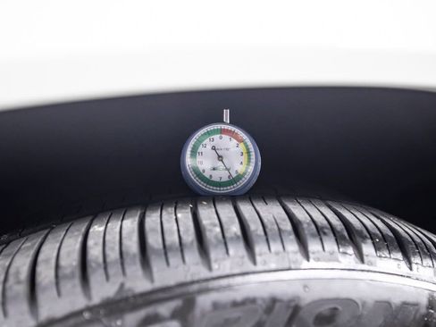 Used 2023 Mercedes-Benz GLE 350 w/ AMG Line Exterior image 43