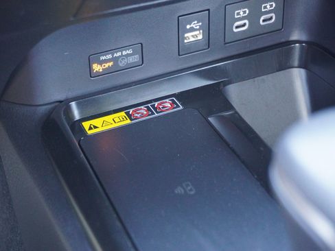 Used 2026 Toyota Camry SE AWD/4WD image 24