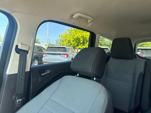 Used 2016 Ford Escape SE w/ Equipment Group 201A FWD image 38
