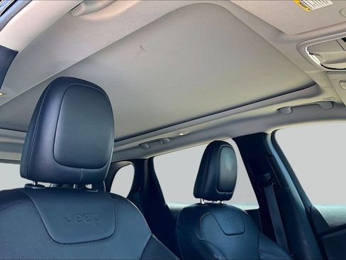 Used 2019 Jeep Cherokee Limited AWD/4WD image 17