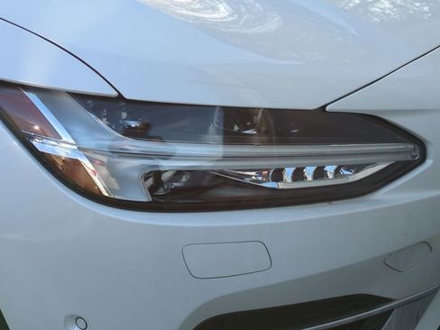 Used 2018 Volvo S90 T8 Inscription w/ Convenience Package AWD/4WD image 4