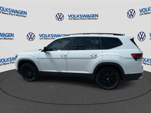 Certified 2026 Volkswagen Atlas SE FWD image 5