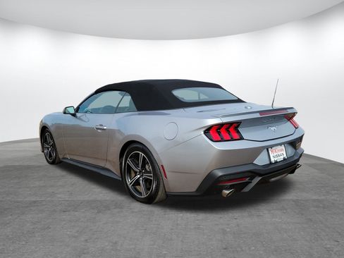 Used 2025 Ford Mustang Premium image 5