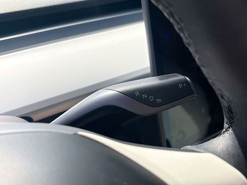 Used 2024 Tesla Model Y Long Range image 17