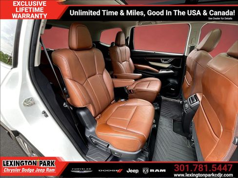 Used 2019 Subaru Ascent Touring AWD/4WD image 24