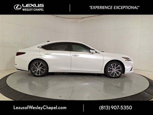 New 2025 Lexus ES 350 w/ Premium Package image 2