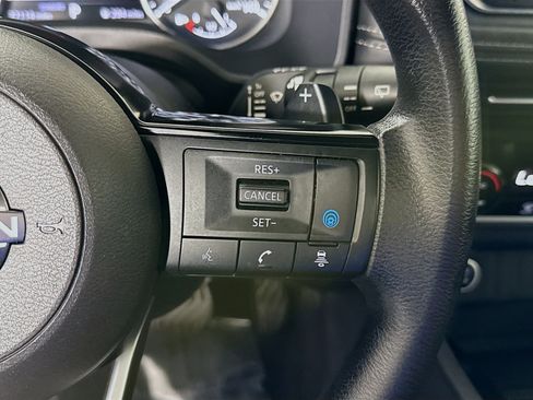 Used 2022 Nissan Rogue SV FWD image 15