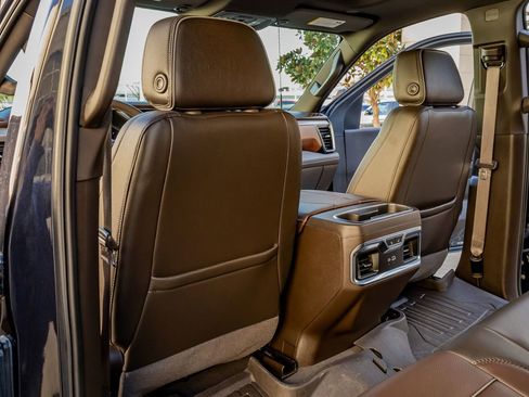 Used 2024 GMC Sierra 2500 Denali w/ Denali Reserve Package image 33