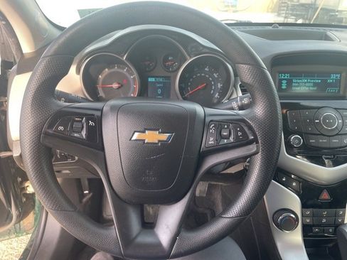 Used 2014 Chevrolet Cruze LS image 17