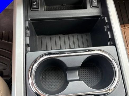 Used 2018 Nissan Titan SL w/ Texas Titan Edition AWD/4WD image 23