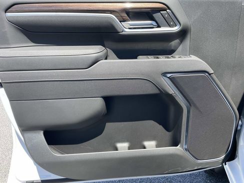 New 2025 Chevrolet Silverado 2500 LT w/ Trail Boss Package image 13