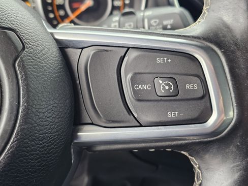 Used 2020 Jeep Wrangler Unlimited Sahara image 19