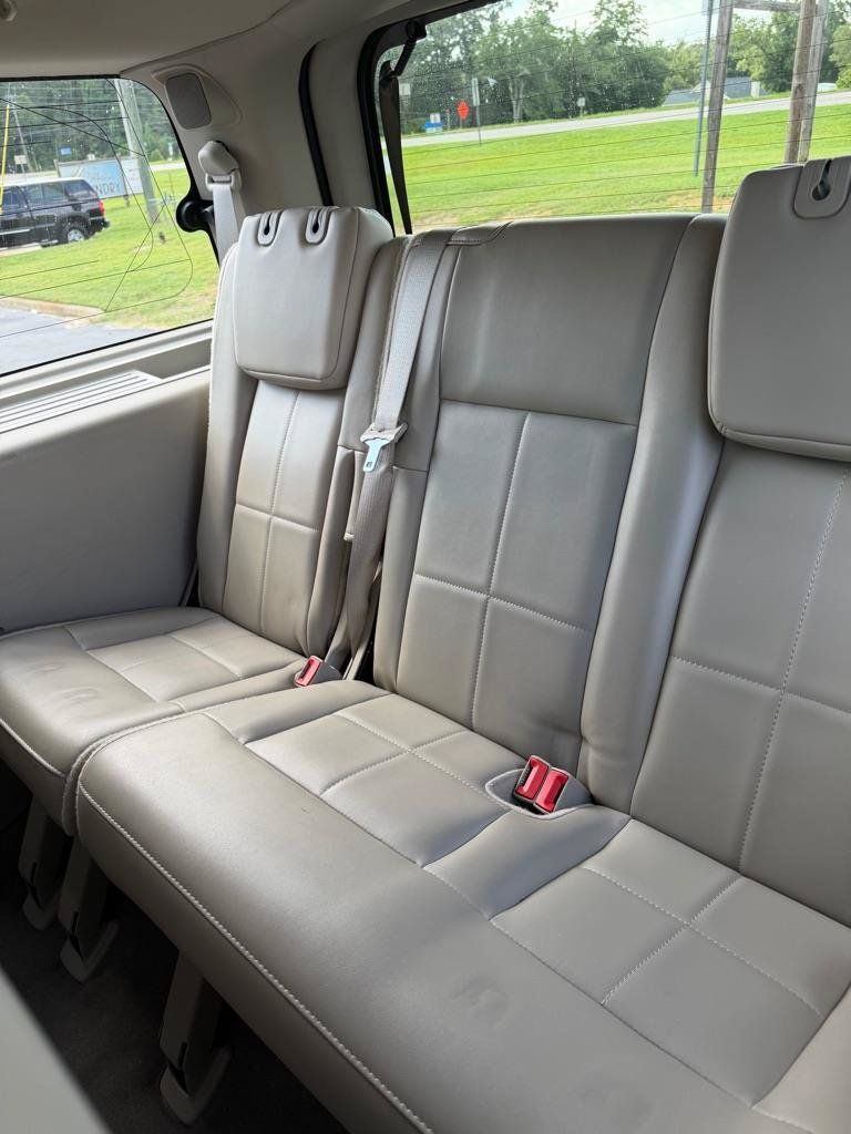 Used 2013 Lincoln Navigator 2WD w/ HD Trailer Tow Pkg image 9