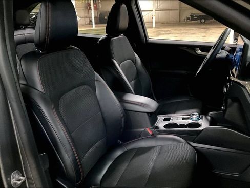Certified 2025 Ford Escape ST-Line Elite AWD/4WD image 7