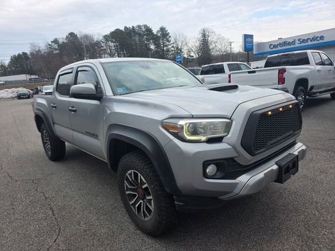 Used 2020 Toyota Tacoma TRD Sport image 1