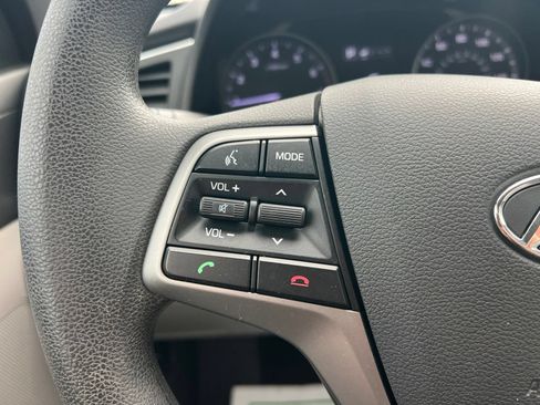 Used 2018 Hyundai Elantra SEL FWD image 16