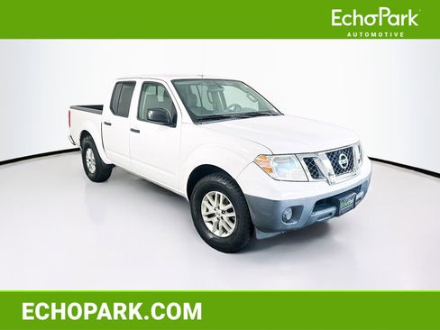 Used 2015 Nissan Frontier SV AWD/4WD image 1