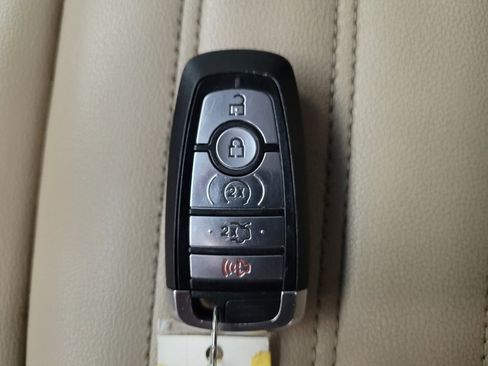 Used 2019 Ford Edge SEL w/ Equipment Group 201A AWD/4WD image 32