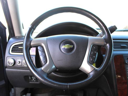 Used 2012 Chevrolet Avalanche LTZ image 12