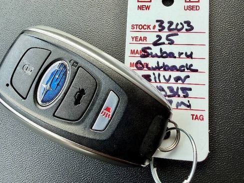 Used 2025 Subaru Outback Premium AWD/4WD image 54
