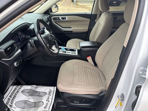 Used 2021 Ford Explorer XLT image 10